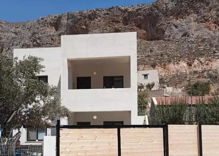 Comfortable Apartment In Arginonta, 52 M², Near The Sea